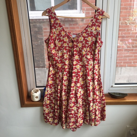 Dresses & Skirts - Vintage romper dress with shorts